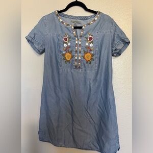 Basement embroidered denim casual dress woman’s M